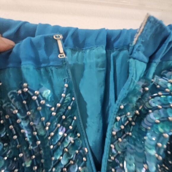 Heavy Beated Skirt - Picture 4 of 13